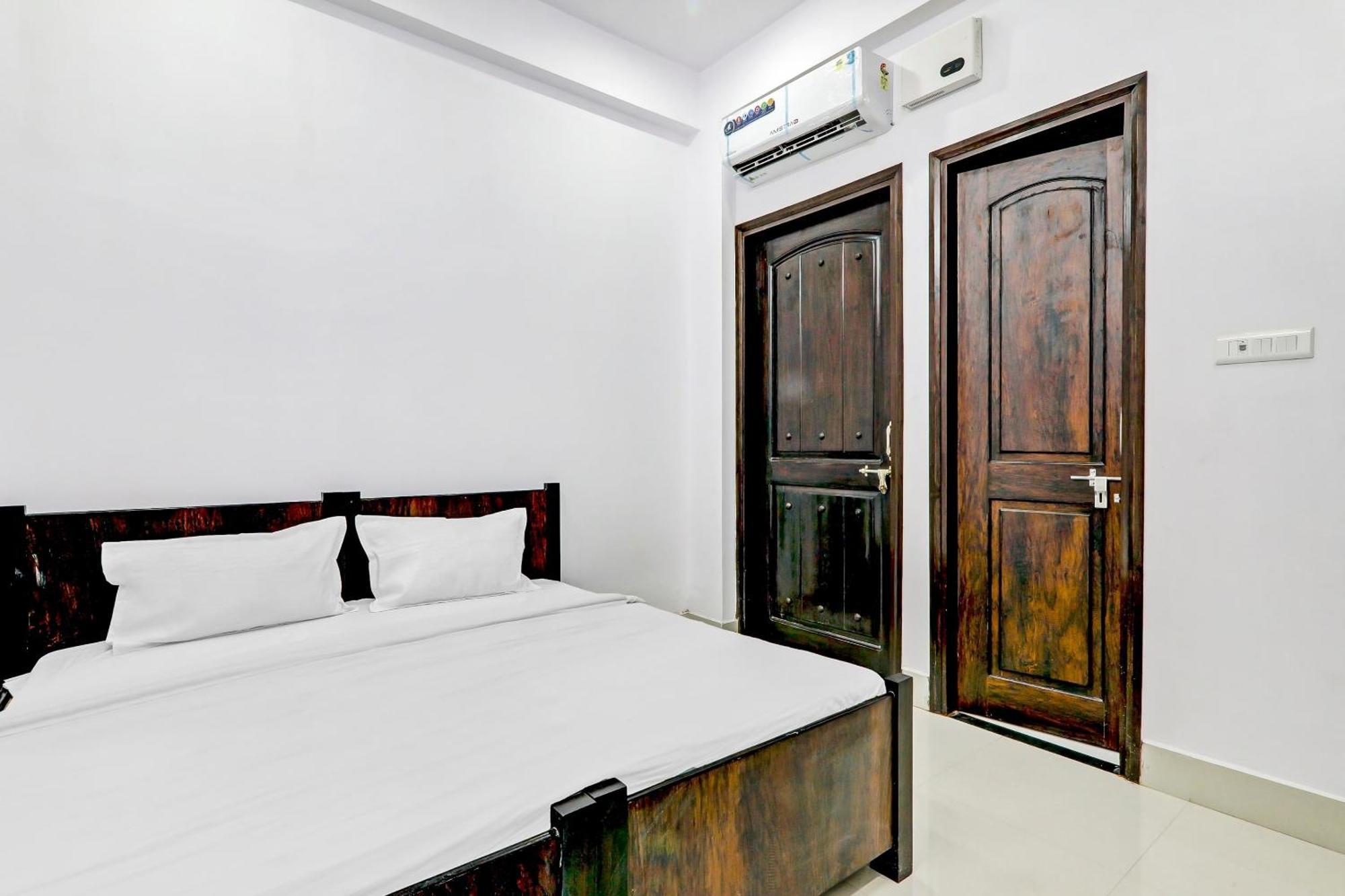 Hotel Collection O The Lemongrass Prayagraj Esterno foto